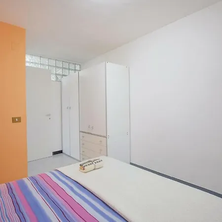 Domus